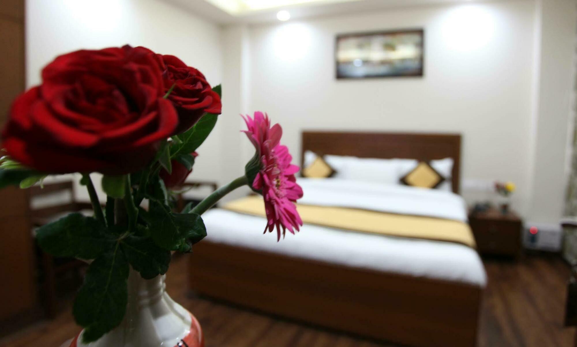 Hotel H.C Grand Ню Делхи Екстериор снимка